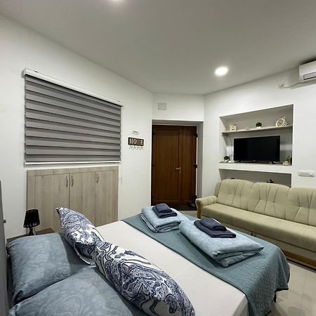 Studio Apartment In Old Town- With Parking Mostar Buitenkant foto